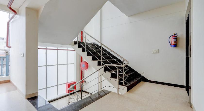 Roomquet Comfort Inn - image 25