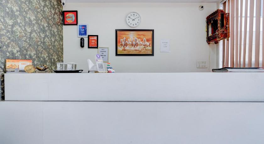 Roomquet Comfort Inn - image 22