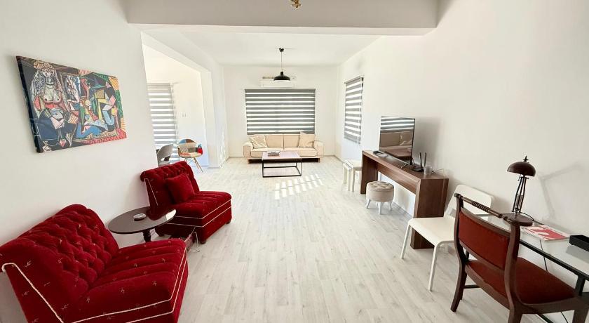 Studio flat on Mehmet Akif Street