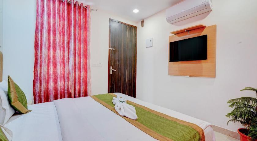 Roomquet Comfort Inn - image 46
