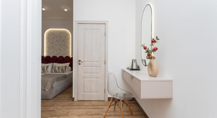 Alex Hotel