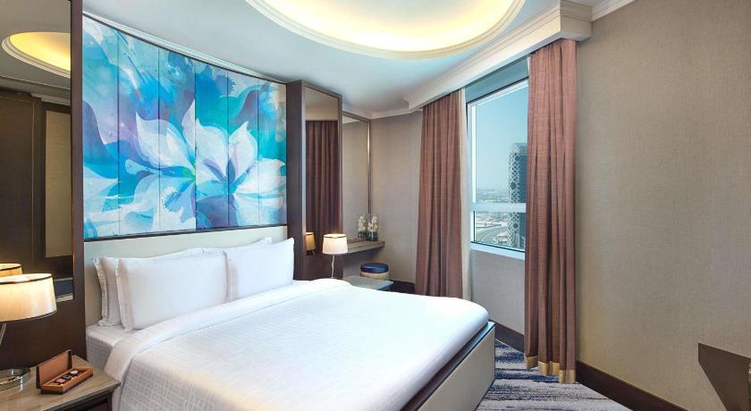 Image of Deluxe Suite with One Double Bed 3