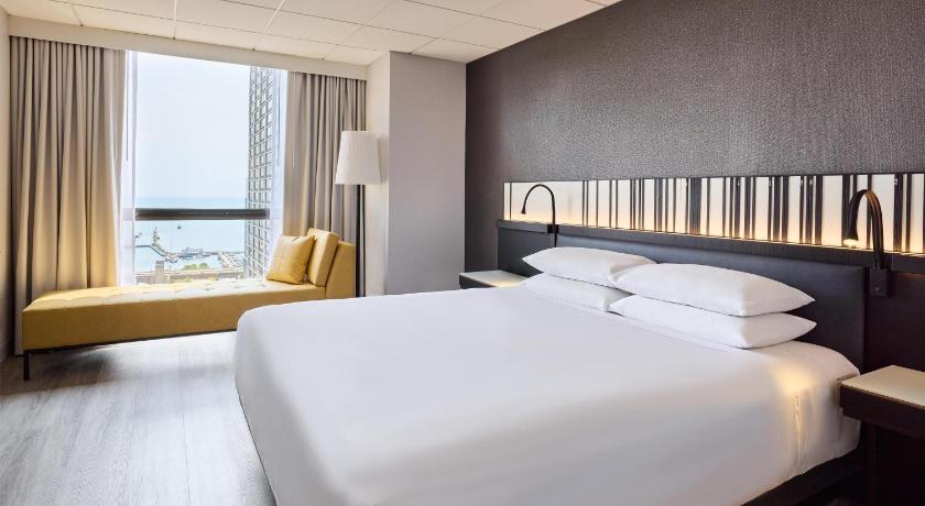 Image of 1 King Bed Lake View 1
