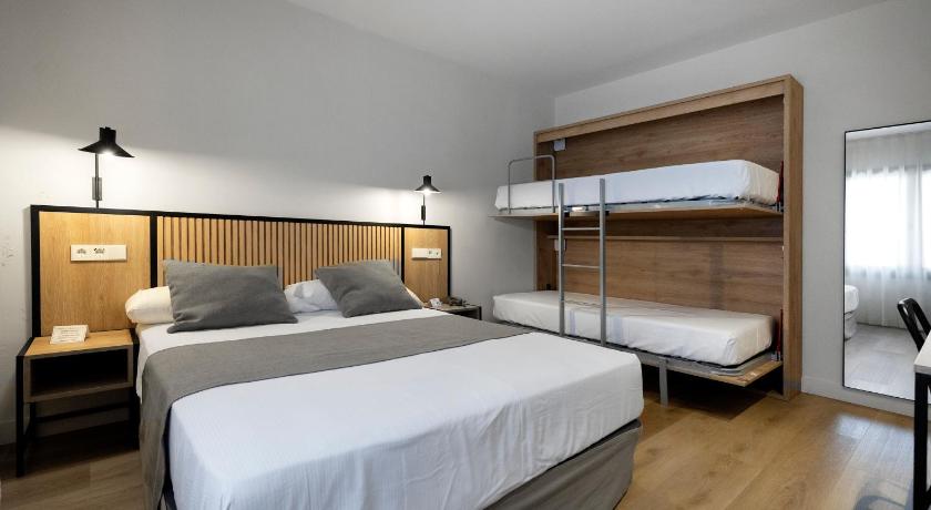 Image of Superior Quadruple Room 0