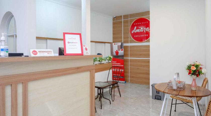 RedDoorz near Rita Super Mall Purwokerto – Purwokerto, WI