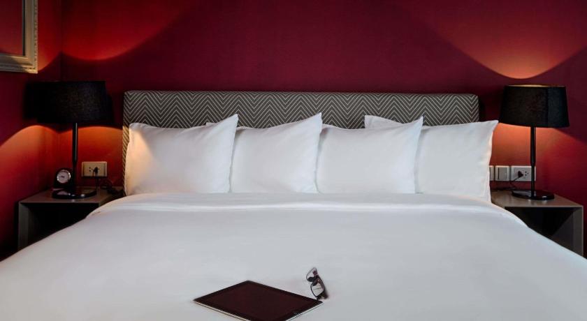 Image of Standard room with King Size Bed 8