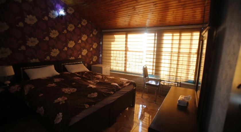 Image de Petite Chambre Lits Jumeaux (Small Twin Room) 0