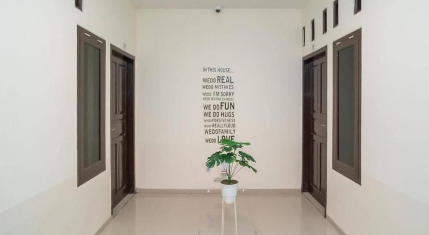 Hartono Inn Seturan Mitra RedDoorz – Condongcatur, ID
