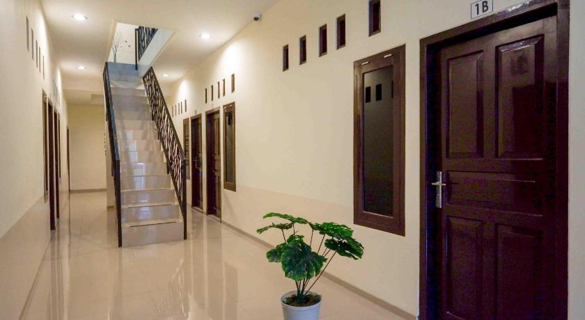 Hartono Inn Seturan Mitra RedDoorz – Condongcatur, ID