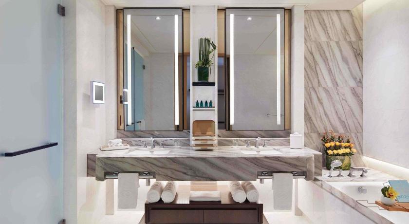 Image of PRESTIGE SUITE, Club Millésime Access, 1 King Bed, City View 6