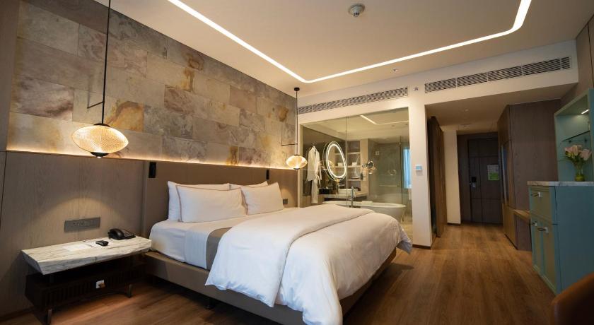 Image of Executive lounge access, Guest room, 1 King 4