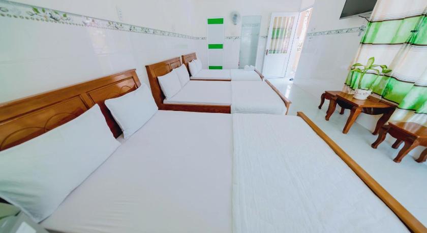 Phòng Ngủ Tập Thể Cho Cả Nam Và Nữ (Mixed Dormitory Room)