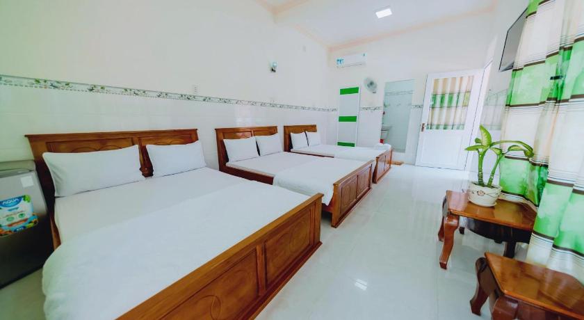 Phòng Ngủ Tập Thể Cho Cả Nam Và Nữ (Mixed Dormitory Room)