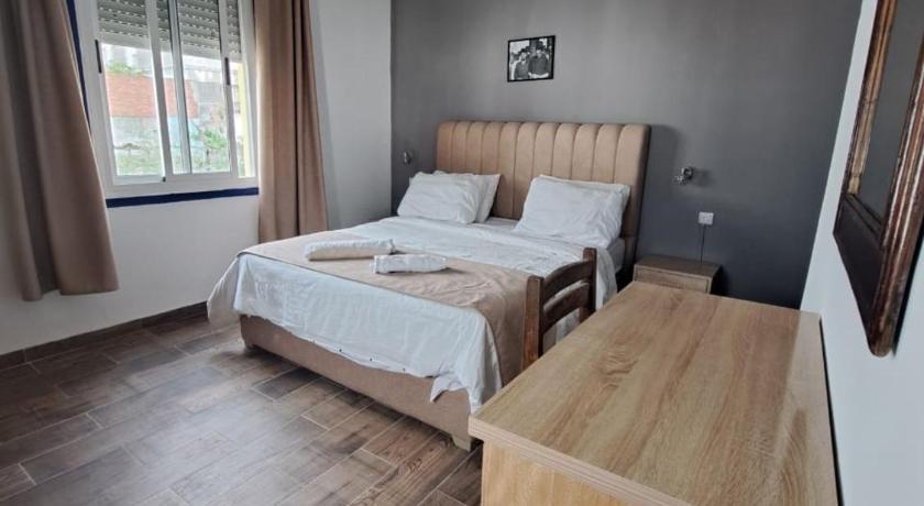Image of Double Room with shared toilet and private shower 0