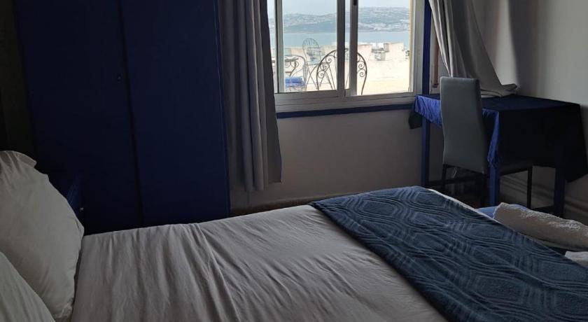 Image of Deluxe Double Room with Shower 1