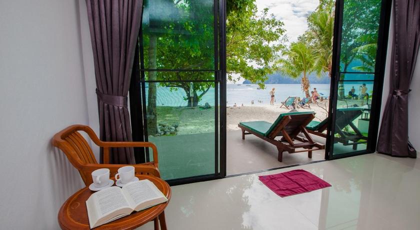 Image of Beachfront Villa with Indoor Shower 3