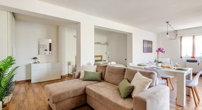 Appartamento monolocale indipendente, 500 mt da Ferrari "Mamma Lia Home"