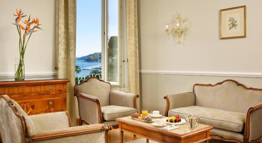 Фото: Полулюкс с балконом и видом на море (Junior Suite with Sea View and Balcony) 12