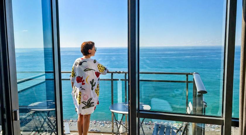 2BR Beachfront Luxury Suite with Panoramic Sea Views