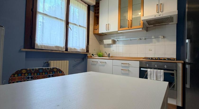 Chicco Light - Appartamento low cost per soggiorni brevi Vercelli Wi-Fi - Cinelli Apartment