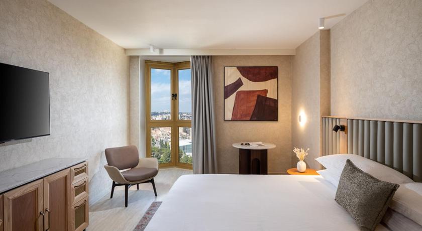 Image of Deluxe New City View 5