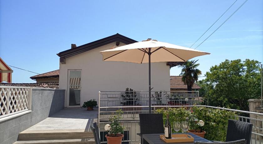 Casa di Anna - Terrazza, verde e relax ai piedi del Monte Quarin