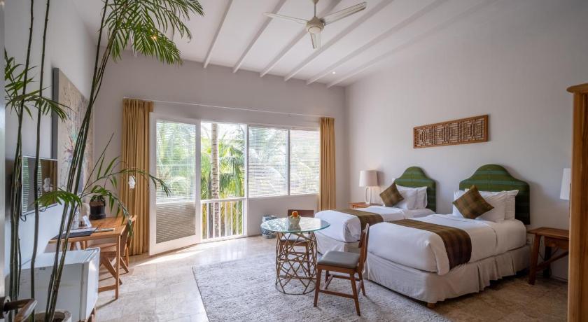 Room & Vespa Suite 4 - image 25