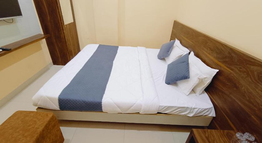 Shree Krishna Hotel - image 38