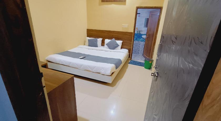 Shree Krishna Hotel - image 36