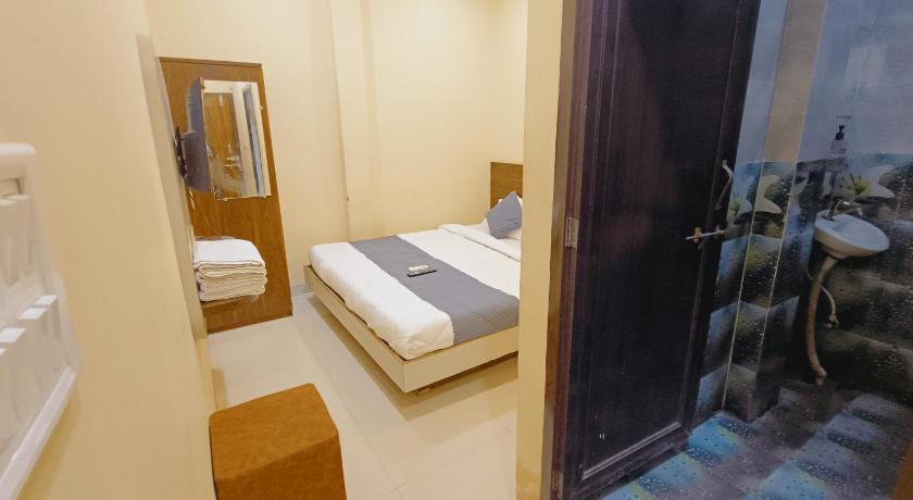 Shree Krishna Hotel - image 32