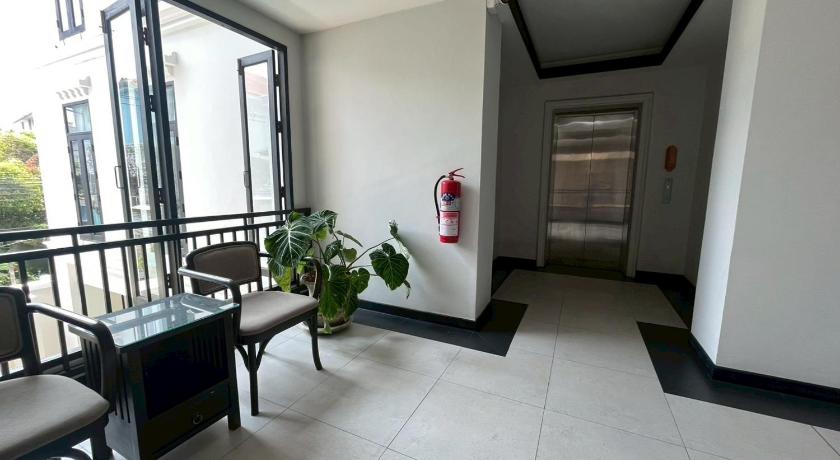 Image of Deluxe Double Room with Balcony 16