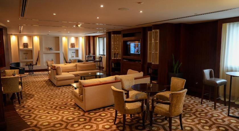 Royal Suite, Club lounge access, Larger Suite, 1 King, High floor fotója 10