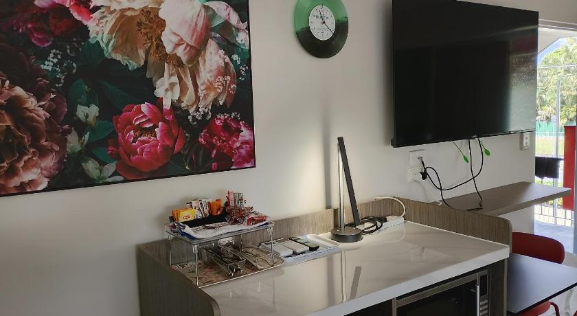 Imagen de Family Room - No Pets Allowed 9