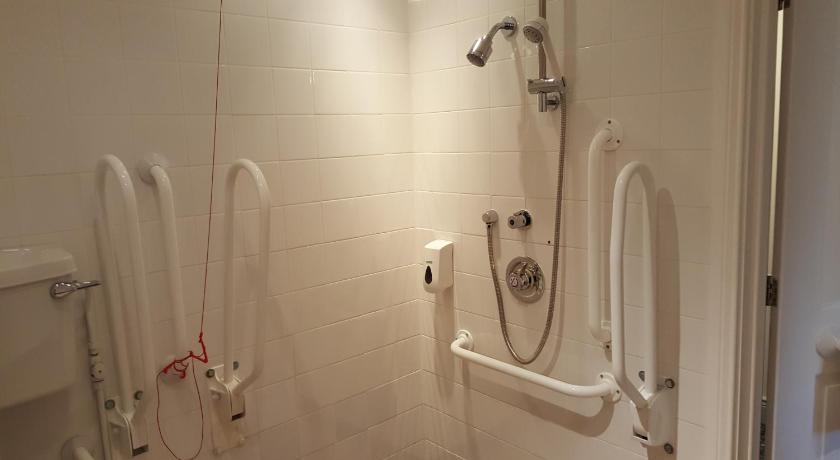 Foto, millel on kujutatud Kaheinimesetuba (double), sobilik erivajadustega külastajatele (Double Room - Disability Access) 3