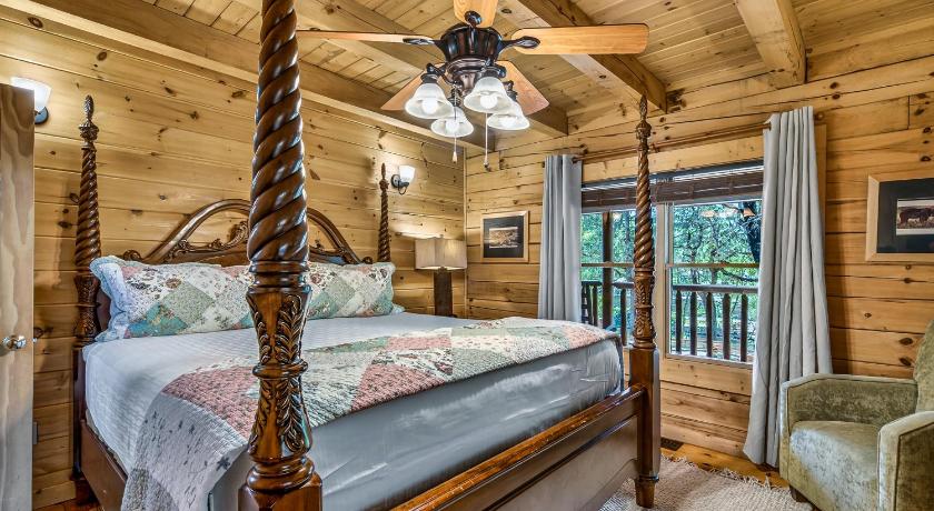 Image of 3 Bedroom Cabin 0