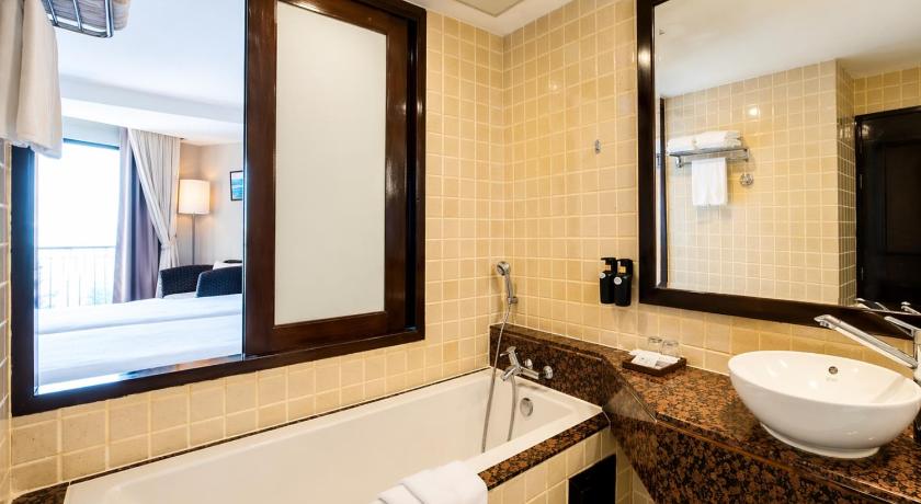 Image of Deluxe Double or Twin Room 2