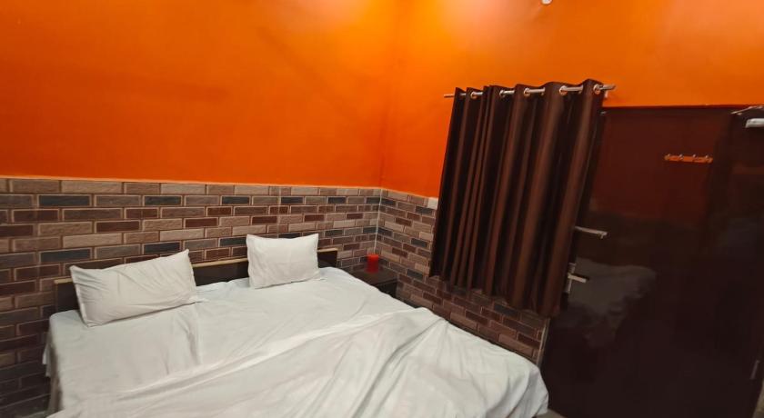 Deepak Guest House - image 15