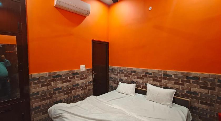 Deepak Guest House - image 17