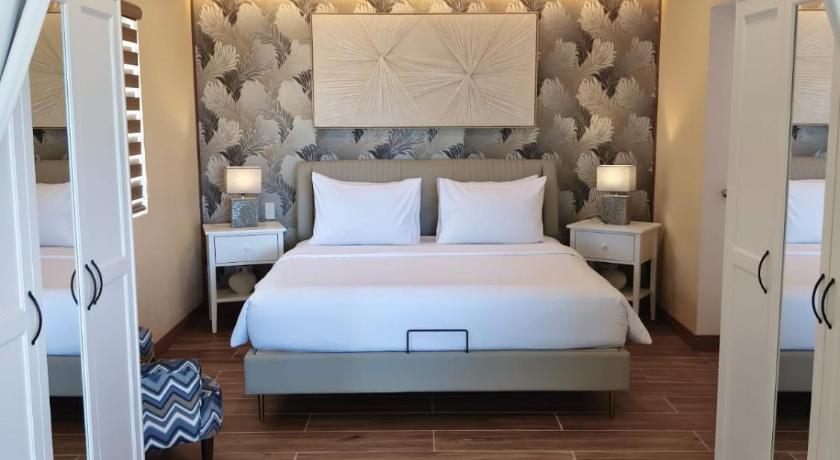 Image of Superior Suite with Sea View 0
