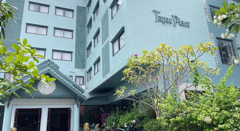 Thapaeplacehotel – Chiang Mai, IA