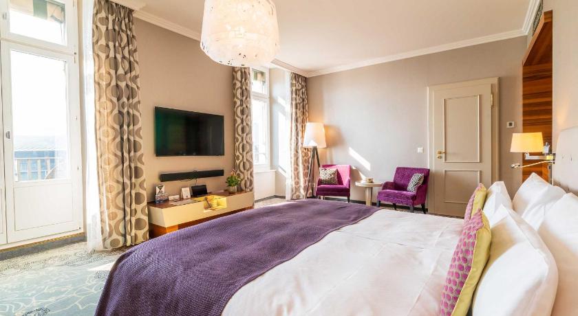 Image of Deluxe Triple Room with Lake View 1