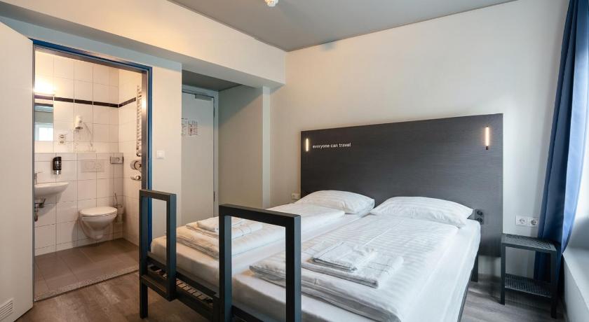 Image of Twin Room 4