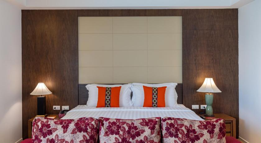 Image of Junior Suite King 12