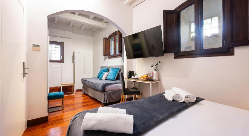 Image of Standard Triple Room 9