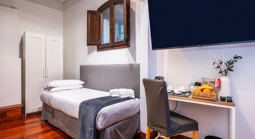 Image of Standard Triple Room 16