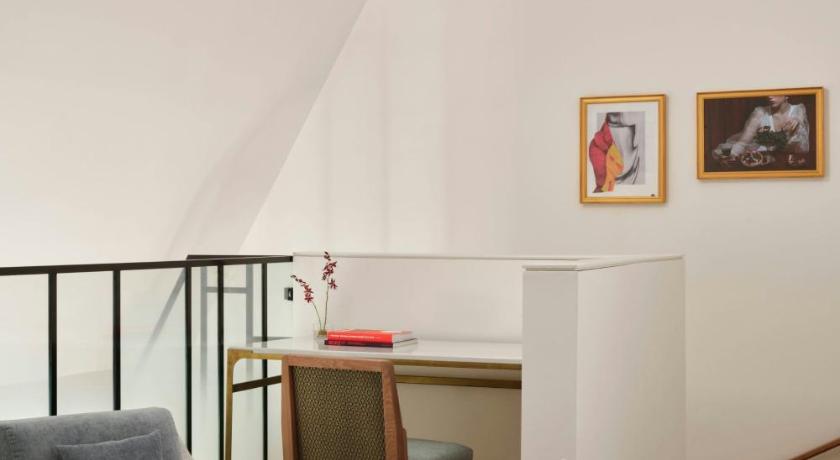 Image of Deluxe Two-Bedroom Duplex Suite with City View 6