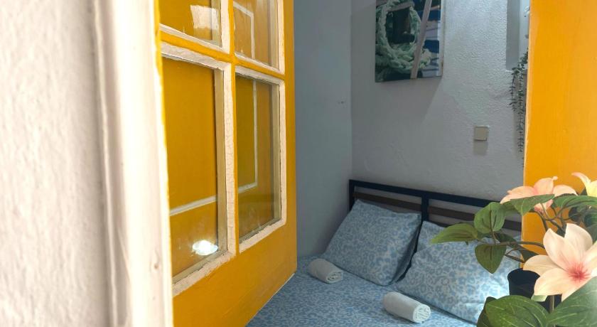 Foto, millel on kujutatud Standard kaheinimesetuba (double) ühise vannitoaga (Standard Double Room with Shared Bathroom) 1