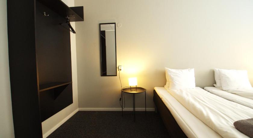 Bild av Stort dubbelrum med fönster och delat badrum (Large Double Room with Shared Bathroom with Window) 1