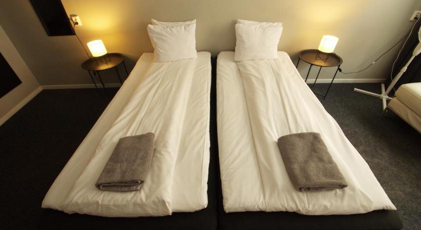 Bild av Stort dubbelrum med fönster och delat badrum (Large Double Room with Shared Bathroom with Window) 2