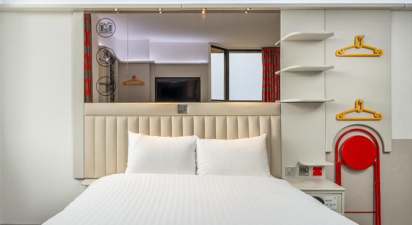 Image of Accessible Double Bed 1
